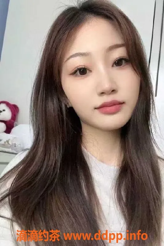 深圳楼凤-深圳龙华糖宝24岁，163cm 34B 热情服务