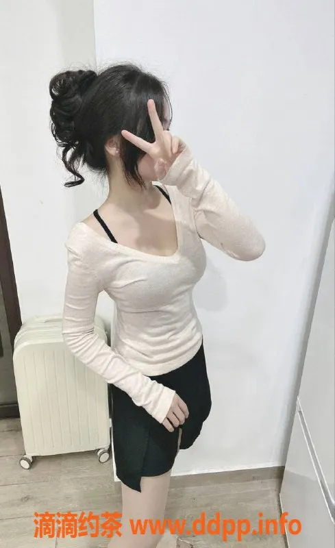 东莞楼凤-南城小颖，500起，服务周到，尽享欢愉