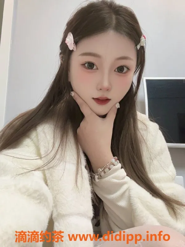 成都楼凤-成都嫩妹冰冰，165cm大胸D，500元服务体验！