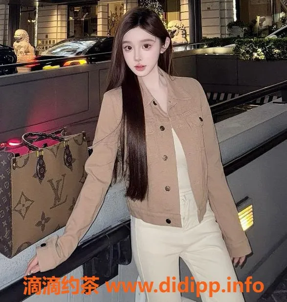 上海楼凤-浦东小宁宁，美妆博主，大胸长腿，2500起