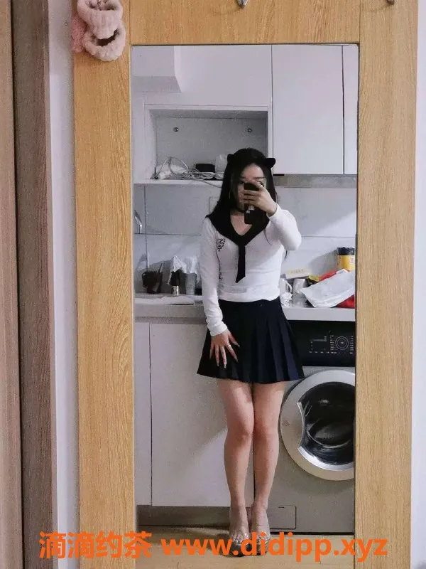 广州楼凤资源信息,天河允儿，6P课费，舌吻鸳鸯浴体验