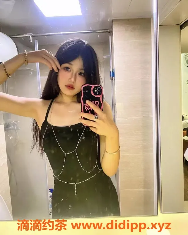 成都上门服务-成都嫩妹小爱19岁，身高164，包夜2500