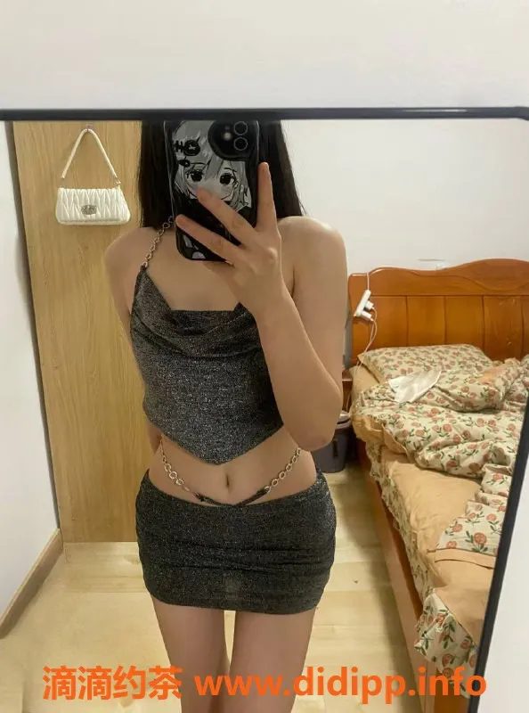 成都上门服务资源信息,成都嫩妹小爱19岁，身高164，包夜2500