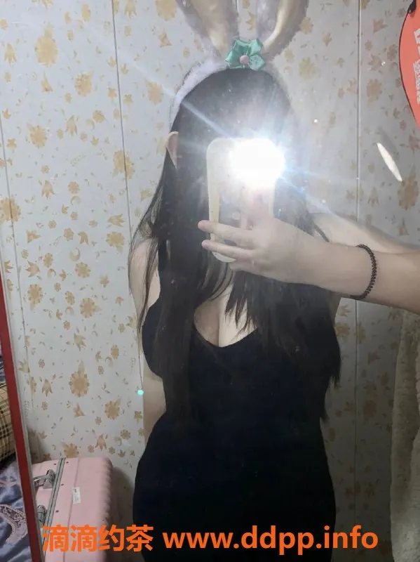 广州楼凤资源信息,天河嫩妹奶盖，体验舌吻服务