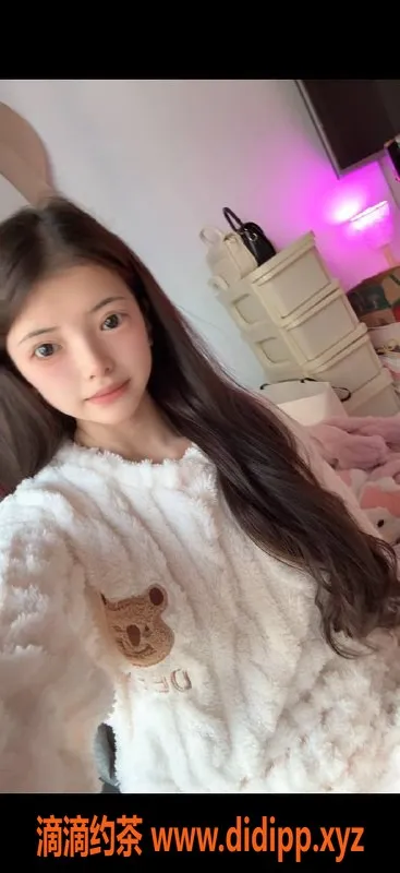 广州楼凤资源信息,天河嫩妹秋儿，800p舌吻服务等你来体验