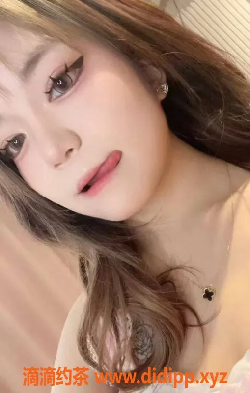 成都楼凤-市中心嫩妹媛媛，课时费6p，服务多样