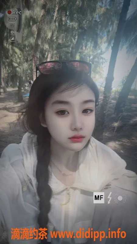 南京楼凤-02年芳龄·164cm D➕胸·温柔服务·7张起