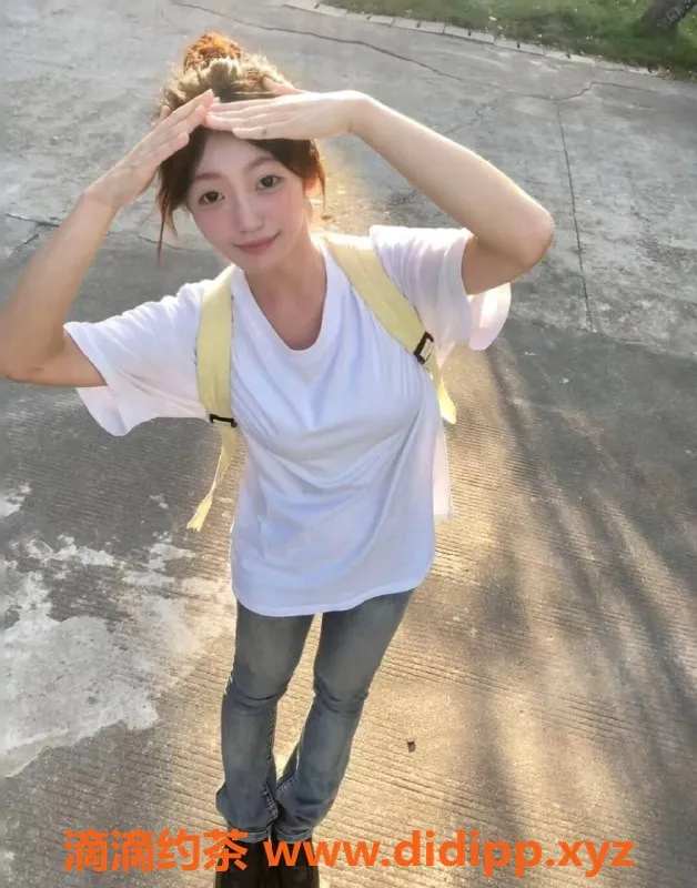 北京上门服务-小耶，18岁白皙妹子，160cm，89斤，朝阳区约会