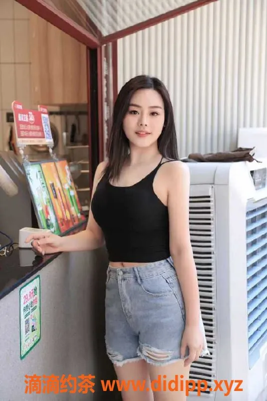 深圳楼凤-龙岗新人女神婉婉，25岁，身高167，胸围38C