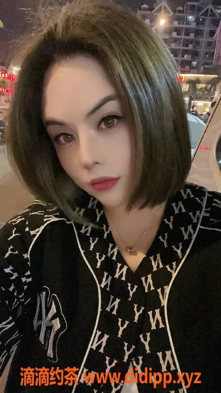 深圳楼凤-南山风骚少妇伊娜，600元起服务！