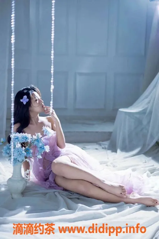 深圳楼凤-南山区嫩姐依琳，900P蛇吻制服服务