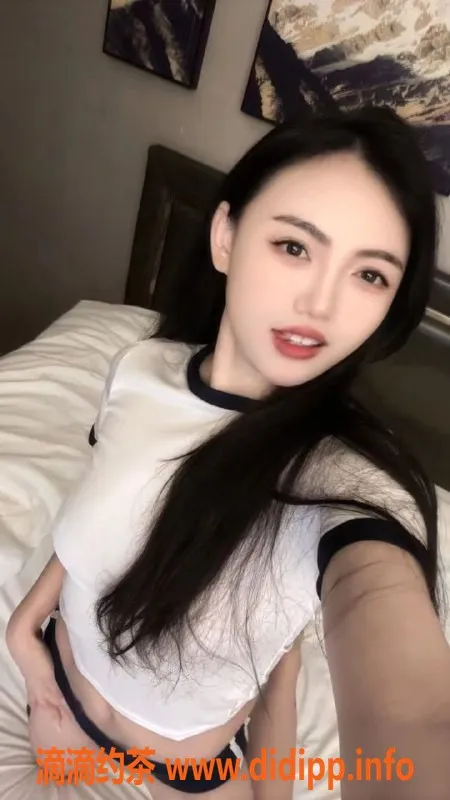 广州楼凤-天河小甜甜，视频验证御姐，700起约