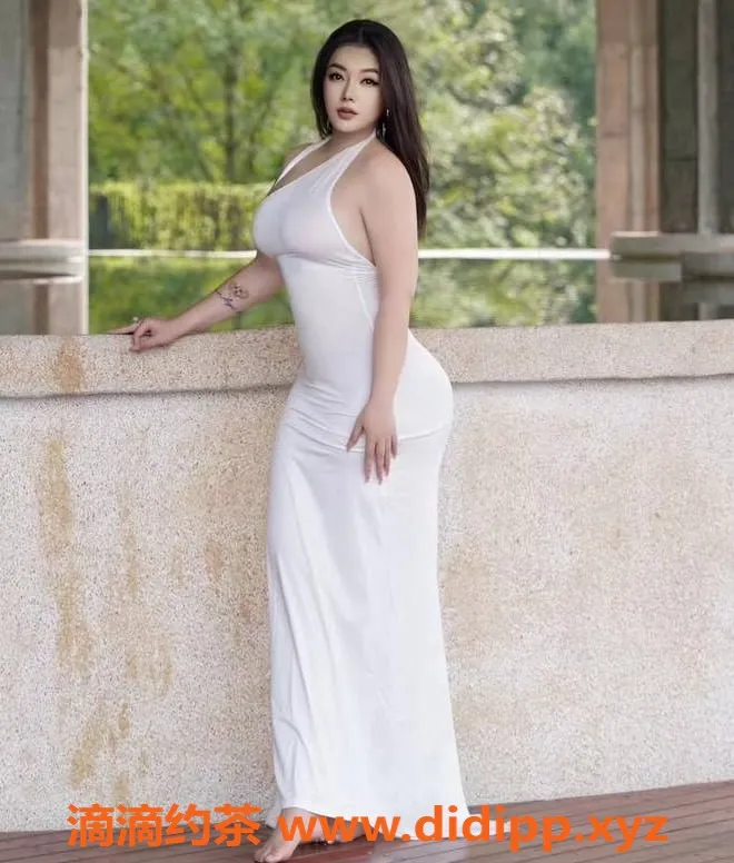 上海楼凤-静安乌克兰混血博主Kelly，175cm大胸热线服务