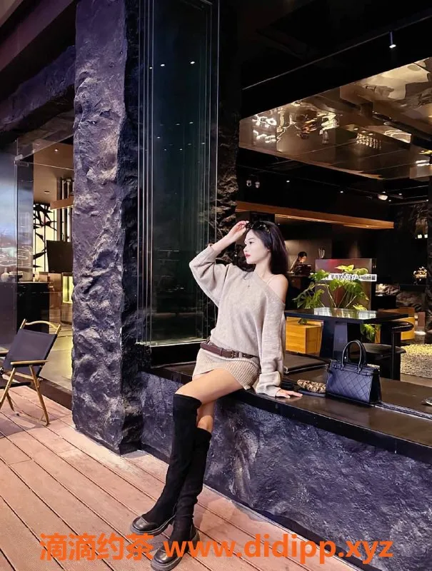 广州楼凤-海珠嫩妹小雨，900元一小时，视频验证真实！