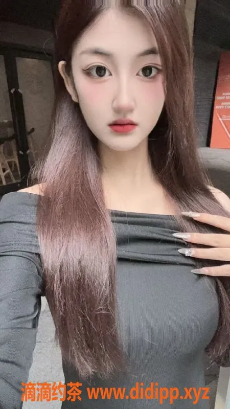 成都上门服务-成都乐乐 18岁长腿妹 700元一次服务体验