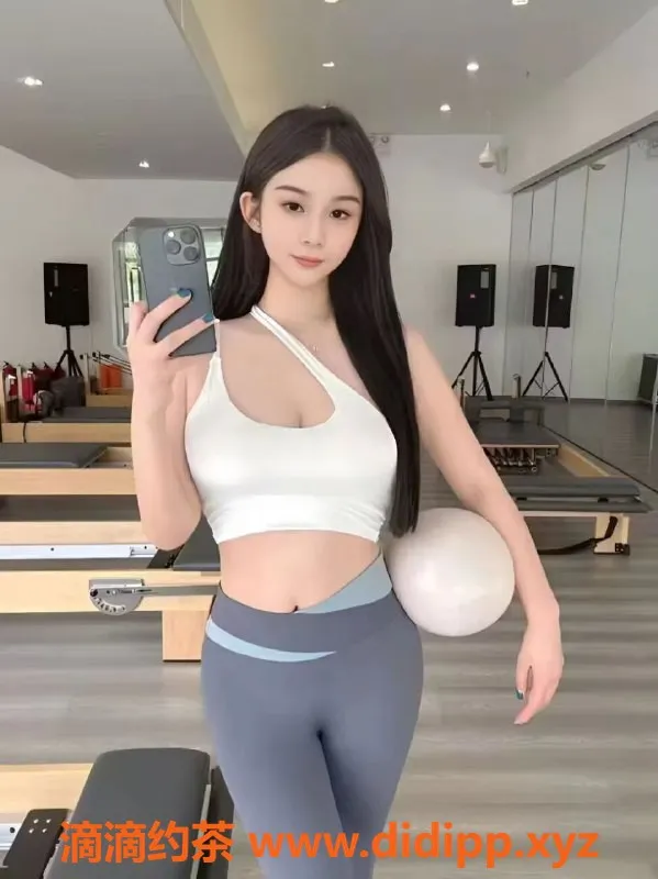 广州楼凤-天河御姐媛媛，12P视频验证，大长腿大胸魅力无限