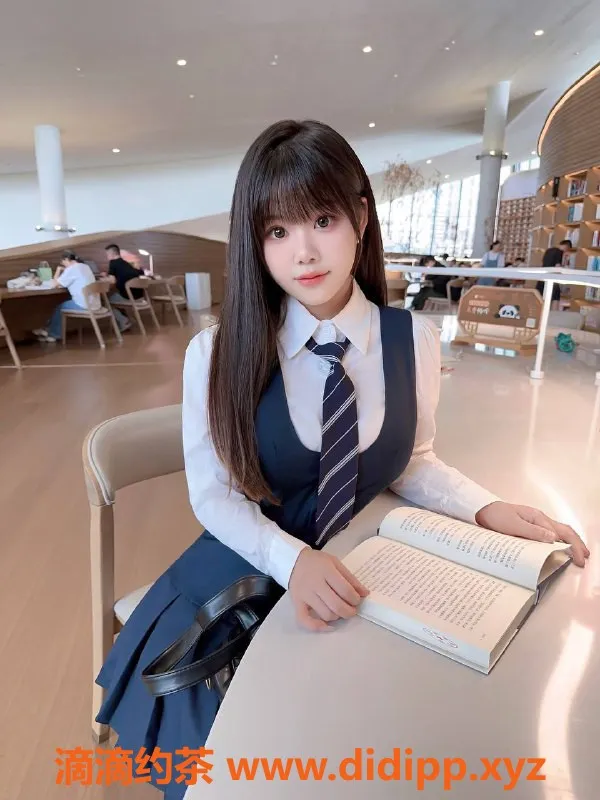 深圳楼凤-龙华楚楚，私密享受988元起，自然妩媚