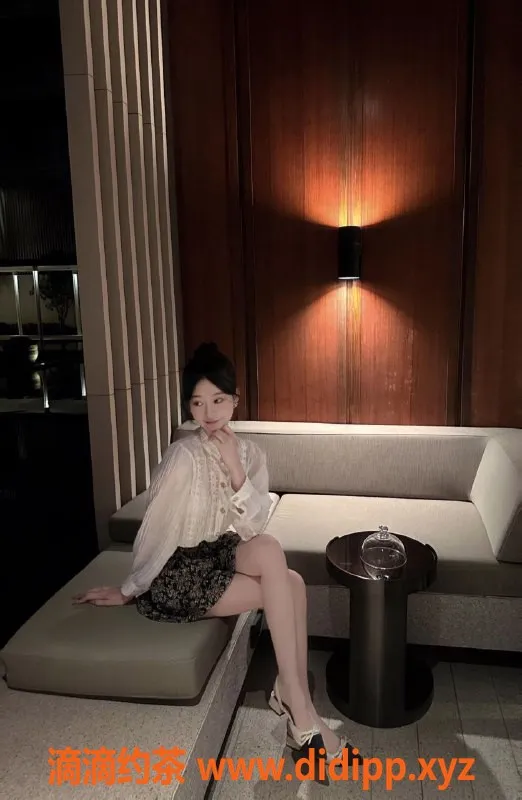 杭州楼凤-杭州上城区多多，22岁天然C罩，性感温柔