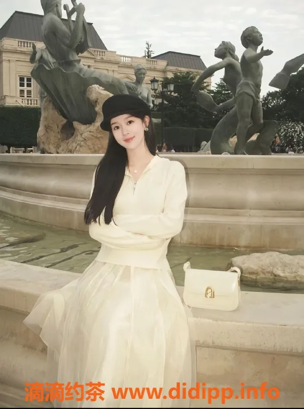 杭州楼凤-杭州上城区多多，22岁天然C罩，性感温柔