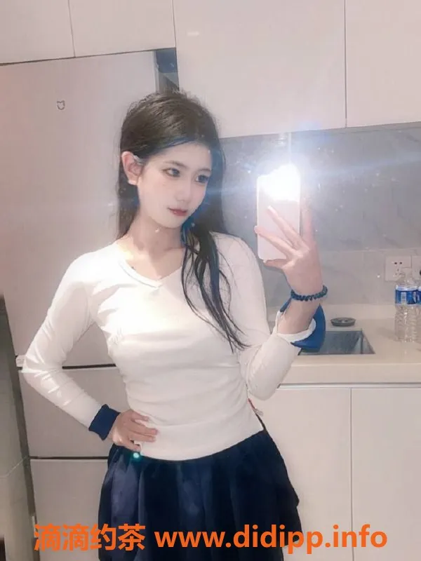 深圳楼凤资源信息,南山小柳诗，甜美女郎等你来体验！