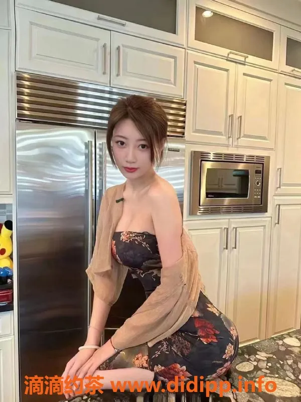 广州楼凤资源信息,天河叶凯薇，诱人御姐，13P鸳鸯浴服务