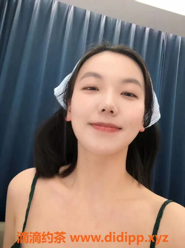 厦门楼凤-集美区精品老师雪莉，反差萌女神