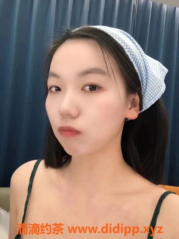 厦门楼凤-集美区精品老师雪莉，反差萌女神