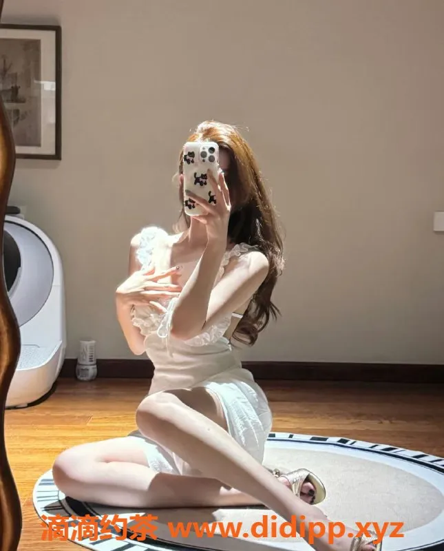 成都楼凤-成都宇涵，24岁高颜值御姐，性感可人