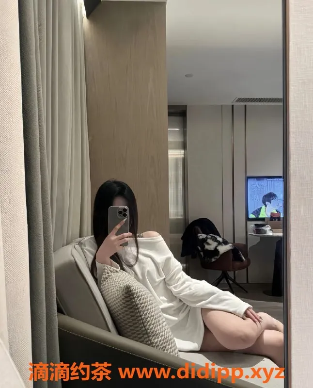 成都楼凤-成都宇涵，24岁高颜值御姐，性感可人