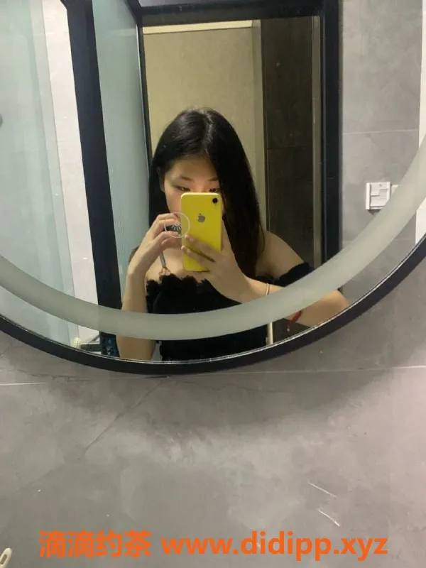 成都楼凤-成都嫩妹思思，19岁160cm，包夜优惠等你来体验！