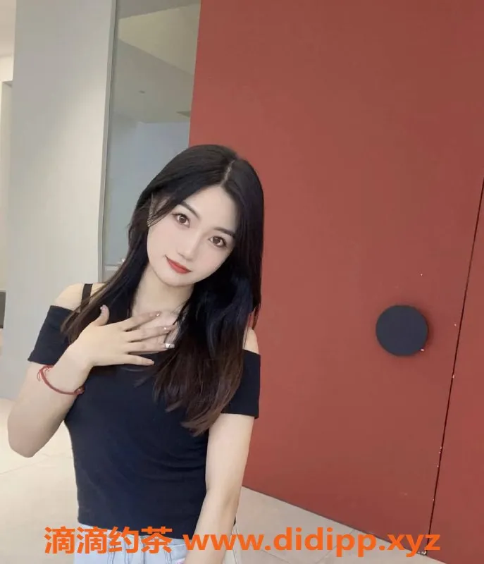 深圳楼凤-光明白虎已下，24岁女友感陪浴服务