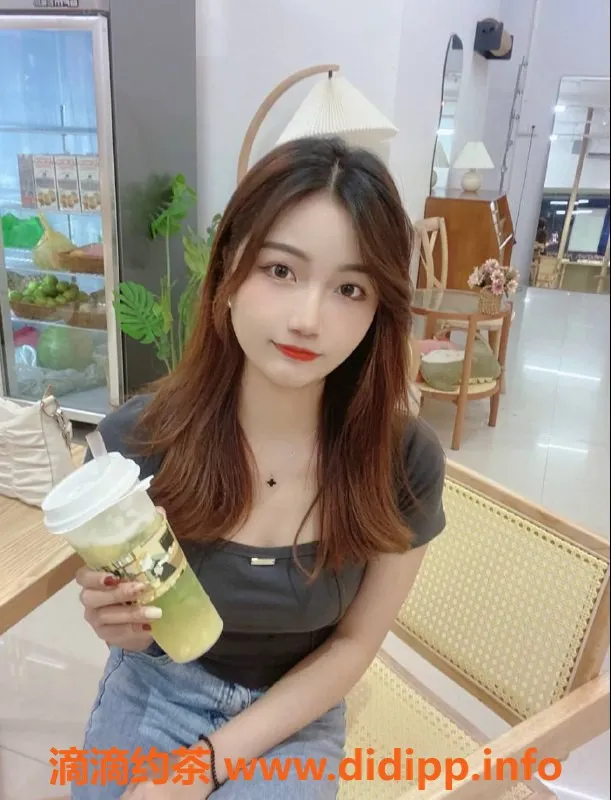 深圳楼凤资源信息,光明白虎已下，24岁女友感陪浴服务