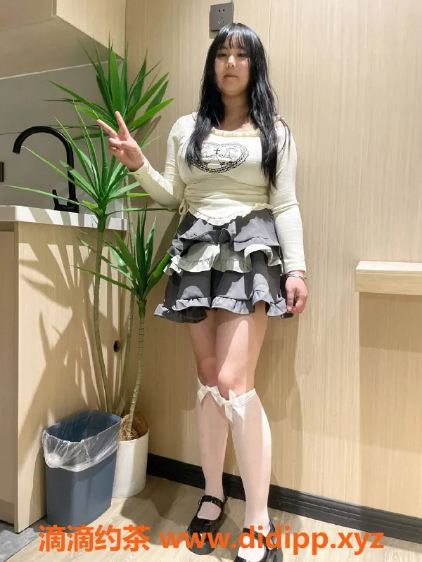 深圳楼凤资源信息,宝安区嫩妹宝儿，制服服务650元起