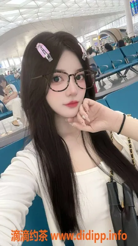 杭州楼凤-余杭御姐小蛇，性价比超高，长腿诱惑