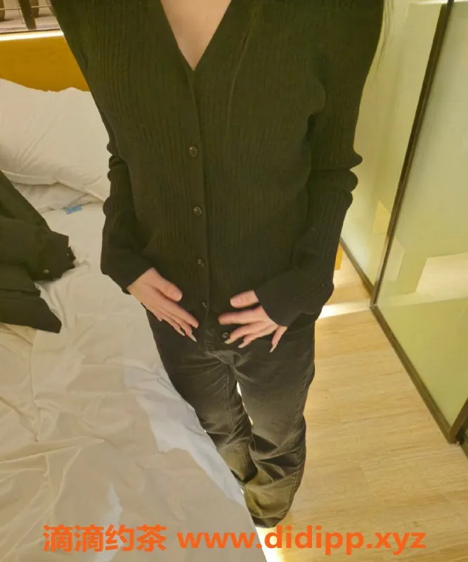 成都上门服务-成都嫩妹蒂芙尼，165cm/100斤，超值600一次服务！