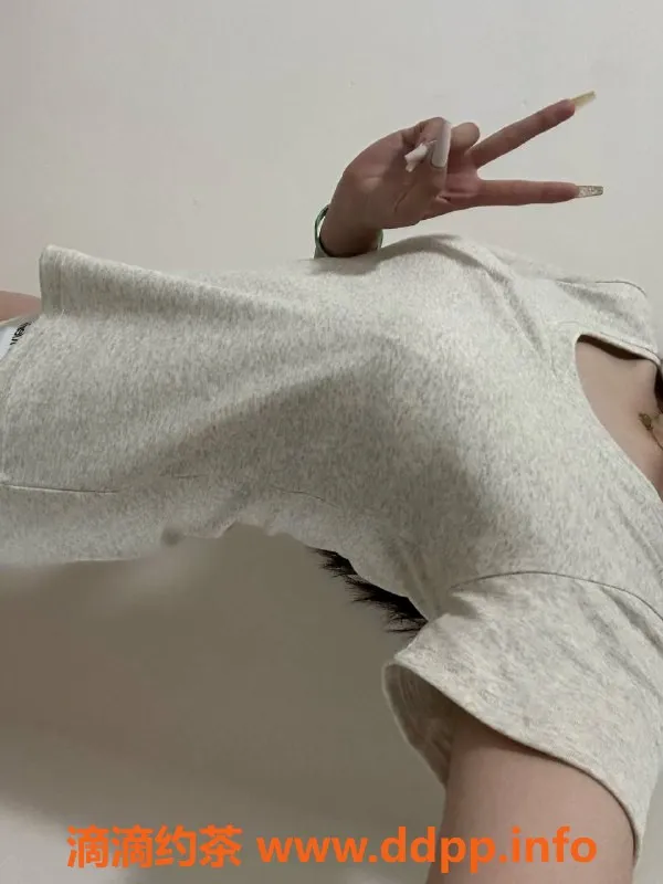 成都上门服务-成都嫩妹蒂芙尼，165cm/100斤，超值600一次服务！