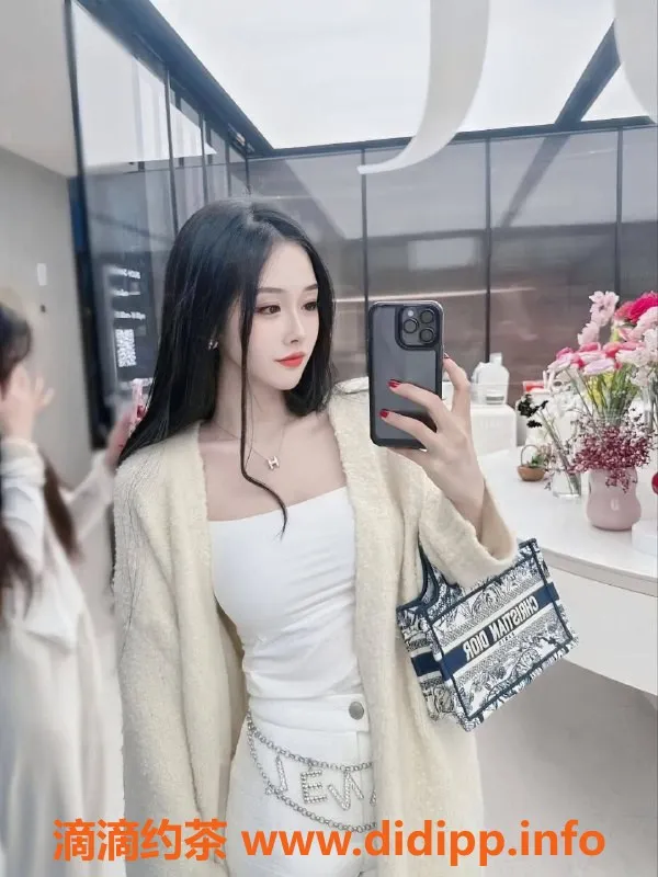 杭州楼凤-上城区圆圆圈圈，170cm火辣校花，2000元超值体验