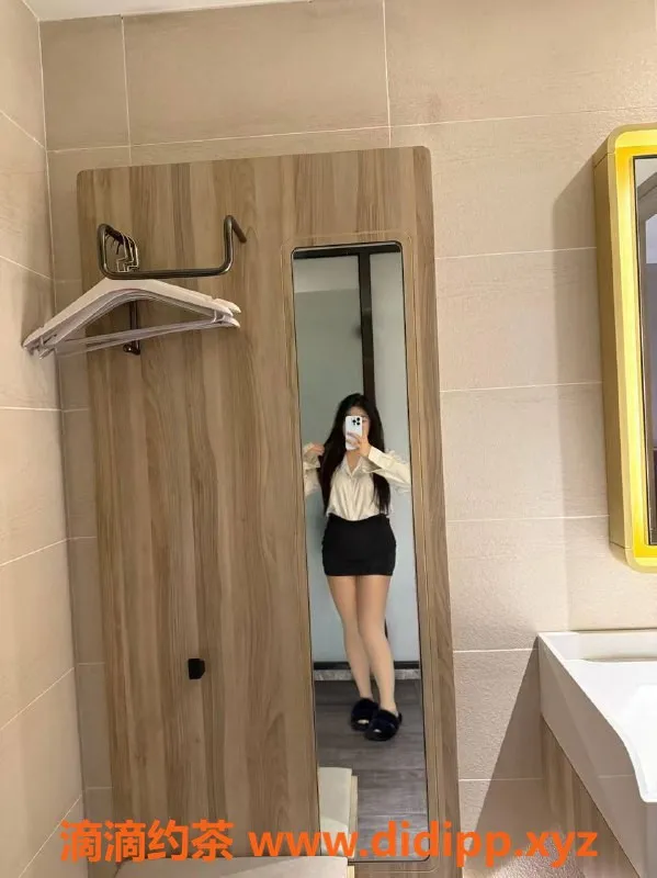 深圳楼凤-南山嫩妹果子，制服六九超满意！