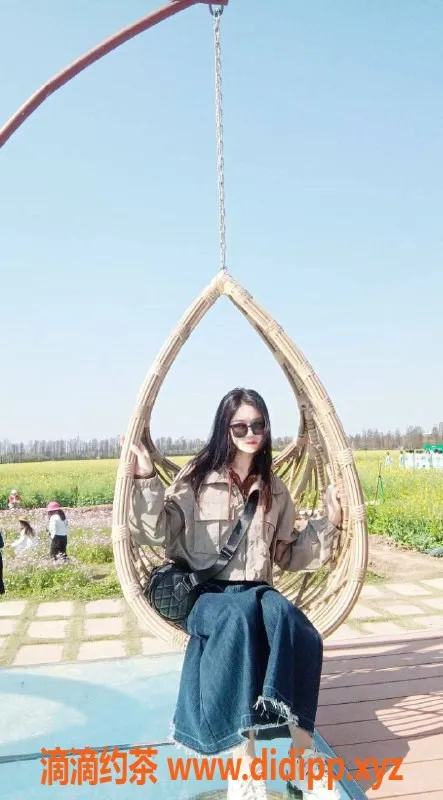 深圳楼凤-龙岗区御姐林佳，700元起，制服服务不容错过