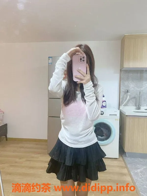 深圳楼凤资源信息,福田区嫩妹土豆，制服服务超赞！