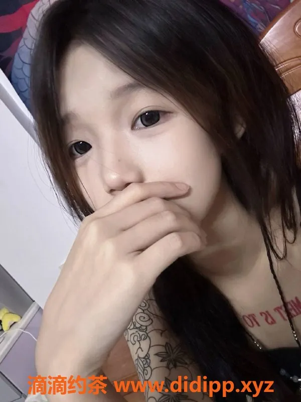 深圳楼凤-福田区小小嫩妹，制服胸推服务，900元起