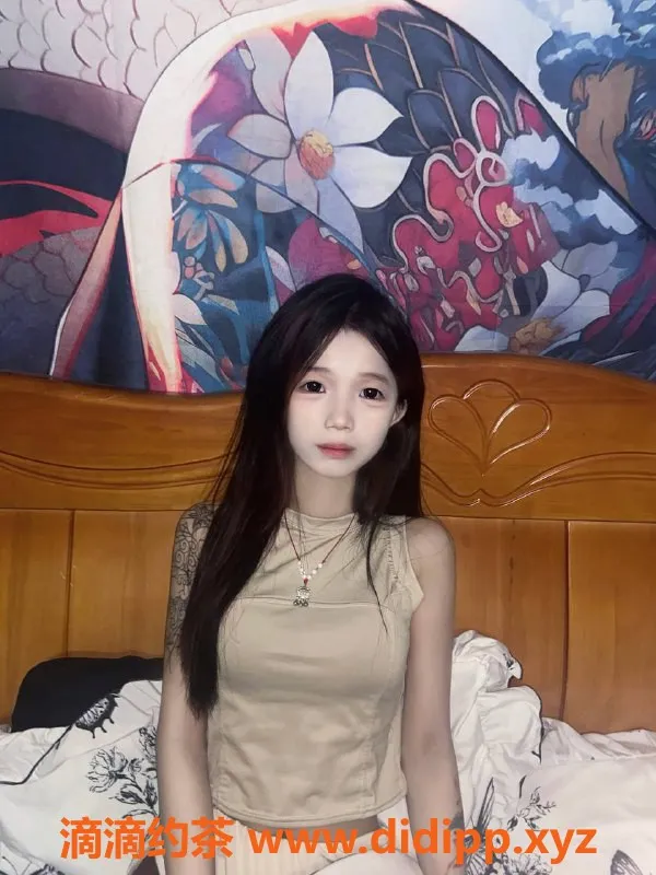 深圳楼凤-福田区小小嫩妹，制服胸推服务，900元起