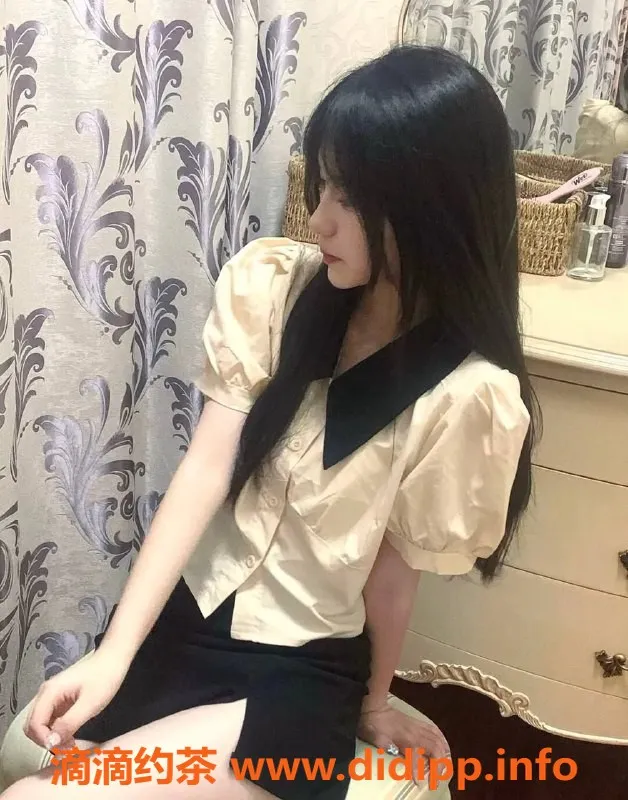 长沙楼凤-雨花区18岁长腿妹妹洛宝，700p高品质服务