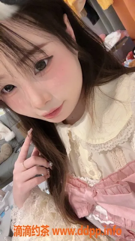 成都楼凤资源信息,天府二街小佳，18岁嫩妹，700元起服务