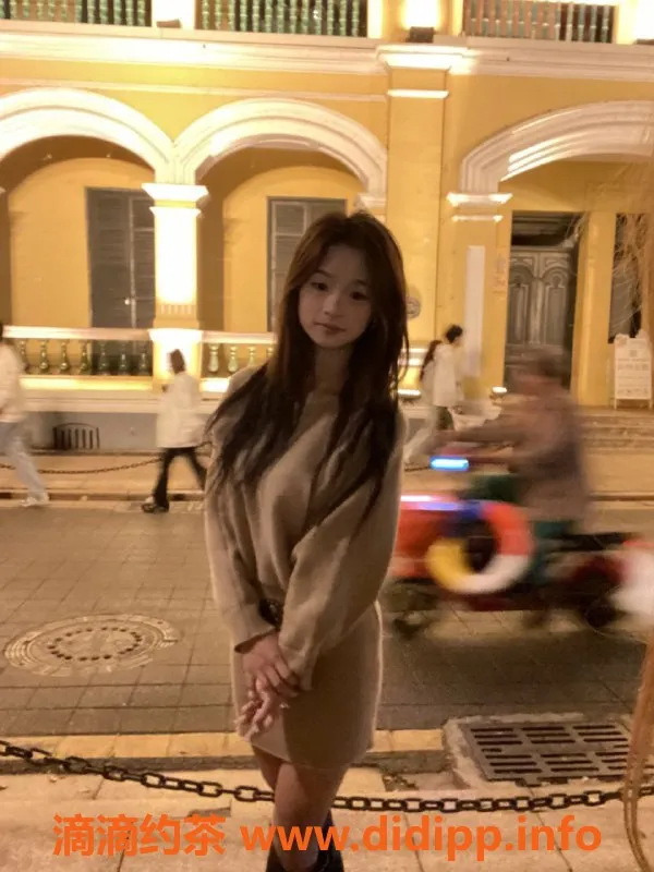 广州楼凤-天河嫩妹小星星，6P鸳鸯浴服务等你体验！