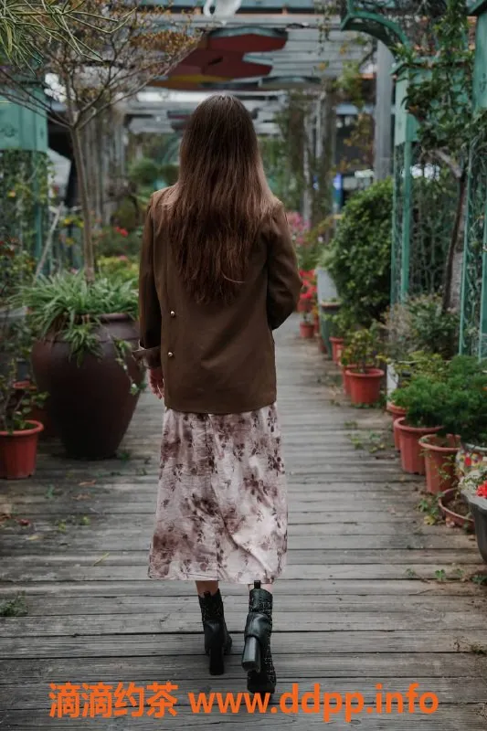 厦门楼凤资源信息,海沧熟女老师依依，38D微胖女神