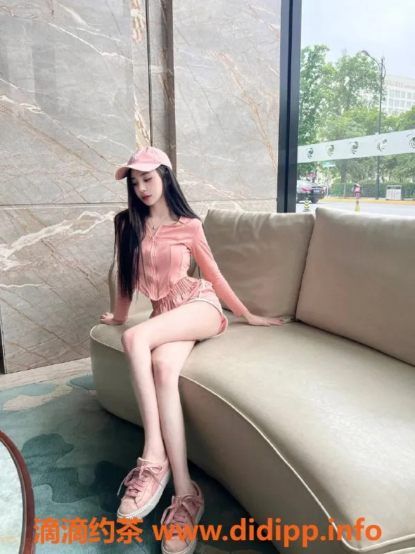 杭州楼凤-上城区欧阳朵朵，18岁活泼美少女，便宜享受！