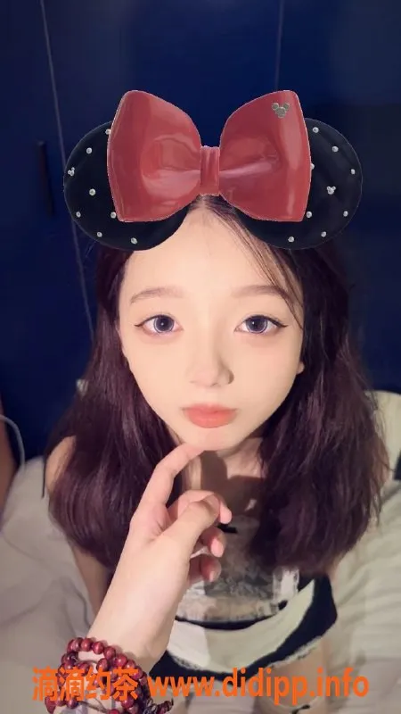 成都楼凤-成都白月光，18岁嫩妹，600元享受服务