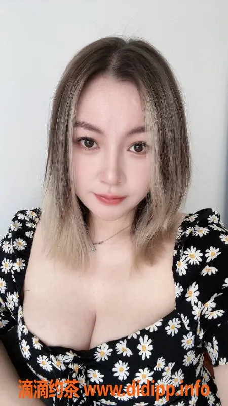 广州楼凤-海珠思琪：御姐大胸 性感服务只需6P