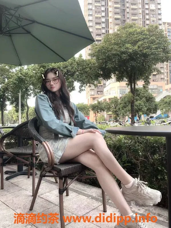 东莞楼凤-大朗新人安安，165身高，96斤，优质服务